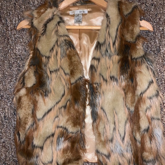 WDNY Fur Vest - Picture 1 of 4